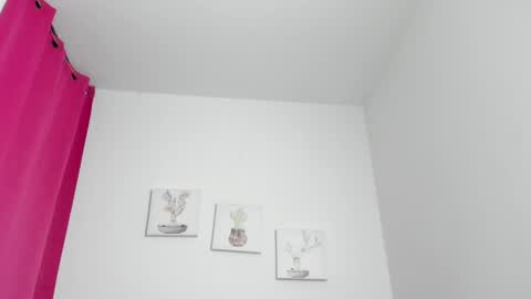 alexa_cortes23 online show from February 21, 2025, 5:31 pm