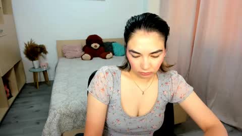 Snapshot of alexa_dolly chatting on May 20, 2026, 8:09 am Alexa online show from May 20, 2026, 8:09 am