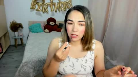 Snapshot of alexa_dolly chatting on July 15, 2026, 8:30 am Alexa online show from July 15, 2026, 8:30 am
