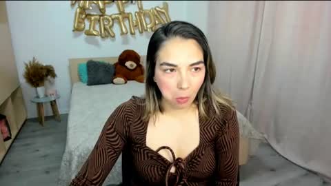 Snapshot of alexa_dolly chatting on August 1, 2026, 5:50 am Alexa online show from August 1, 2026, 5:50 am