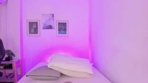 Alexa Millers online show from February 17, 2025, 4:20 am