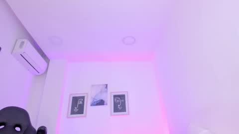 Alexa Millers online show from March 3, 2025, 10:38 am