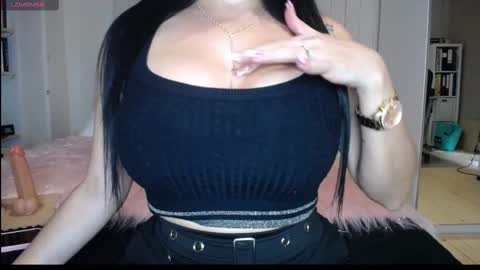 Snapshot of alexa_moreti chatting on September 28, 2025, 12:21 pm alexa_moreti online show from September 28, 2025, 12:21 pm