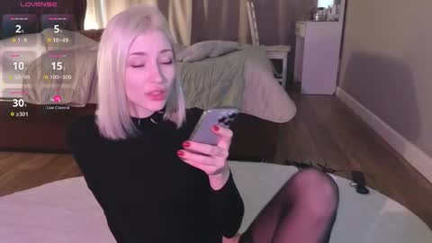 Snapshot of alexa_novak chatting on October 19, 2025, 2:23 am Alexa online show from October 19, 2025, 2:23 am