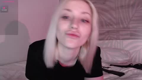 Snapshot of alexa_novak chatting on November 19, 2025, 2:50 pm Alexa online show from November 19, 2025, 2:50 pm