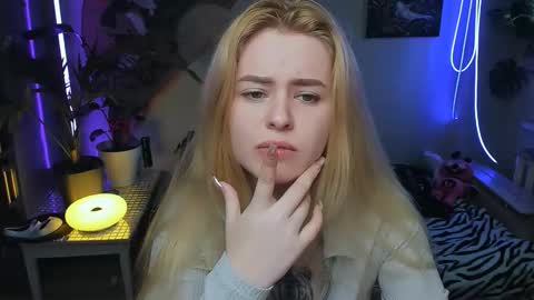 alexa_pirs online show from November 14, 2025, 12:04 pm