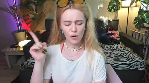 Snapshot of alexa_pirs chatting on May 25, 2026, 2:56 pm alexa_pirs online show from May 25, 2026, 2:56 pm