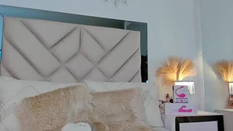 alexa_tobar online show from September 17, 2025, 7:48 pm