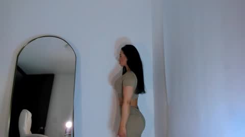 Snapshot of alexa_tobar chatting on June 1, 2026, 10:55 pm alexa_tobar online show from June 1, 2026, 10:55 pm