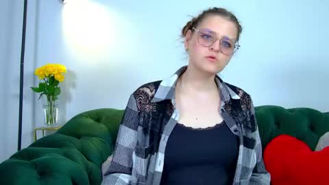 Snapshot of alexaavery chatting on June 6, 2026, 6:51 am AlexaAvery online show from June 6, 2026, 6:51 am
