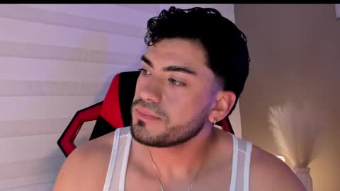 Snapshot of alexander_diiaz chatting on April 15, 2026, 7:58 pm Alexander Diaz online show from April 15, 2026, 7:58 pm