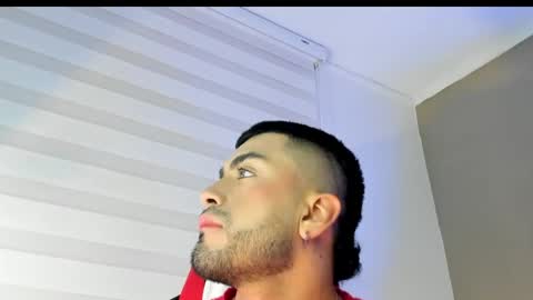 Snapshot of alexander_diiaz chatting on April 22, 2026, 12:18 pm Alexander Diaz online show from April 22, 2026, 12:18 pm
