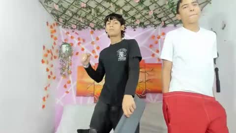 chicos hot online show from February 25, 2025, 1:20 am