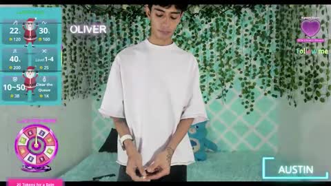 chicos hot online show from November 17, 2025, 1:50 pm