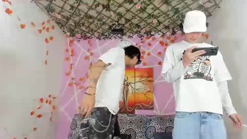 chicos hot online show from December 18, 2025, 2:12 pm