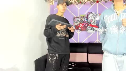 chicos hot online show from April 19, 2026, 1:21 pm