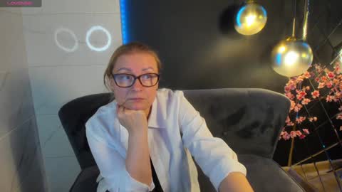 Snapshot of alexandra_kind chatting on December 14, 2024, 2:34 am Alexandra online show from December 14, 2024, 2:34 am