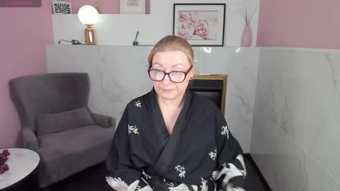 Snapshot of alexandra_kind chatting on February 12, 2025, 5:48 pm Alexandra online show from February 12, 2025, 5:48 pm