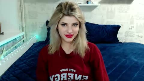 Snapshot of alexandraermes chatting on April 2, 2026, 10:29 pm AlexandraErmes online show from April 2, 2026, 10:29 pm