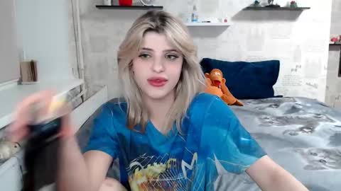 Snapshot of alexandraermes chatting on April 7, 2026, 1:39 am AlexandraErmes online show from April 7, 2026, 1:39 am