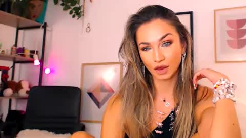 alexandrawooow online show from October 31, 2025, 6:31 pm