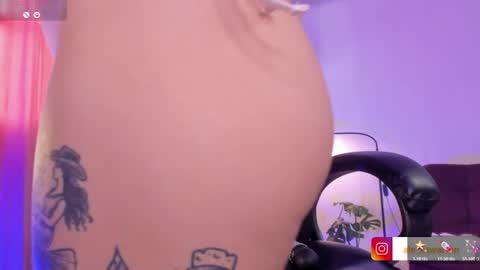 Snapshot of alexawarren_ chatting on July 10, 2026, 8:00 pm alexawarren_ online show from July 10, 2026, 8:00 pm
