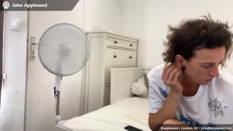 Snapshot of alexbourgoin chatting on May 22, 2026, 10:43 am alexbourgoin online show from May 22, 2026, 10:43 am