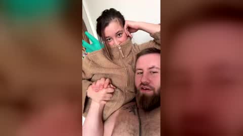 alexcarla online show from March 29, 2026, 11:10 am