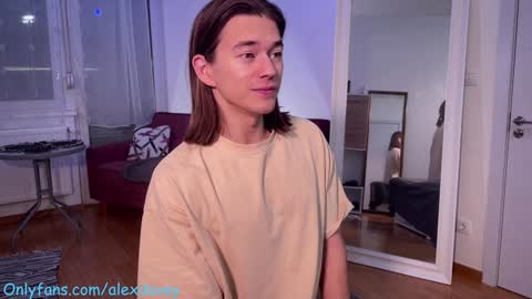 Snapshot of alexdavey chatting on December 21, 2024, 9:04 pm           online show from December 21, 2024, 9:04 pm