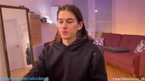 Snapshot of alexdavey chatting on January 8, 2025, 7:13 pm           online show from January 8, 2025, 7:13 pm