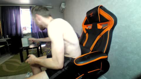 Snapshot of alexfox2018 chatting on December 24, 2024, 12:22 pm Alex online show from December 24, 2024, 12:22 pm