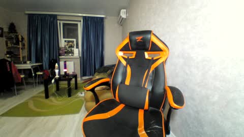 Snapshot of alexfox2018 chatting on January 19, 2025, 4:04 pm Alex online show from January 19, 2025, 4:04 pm