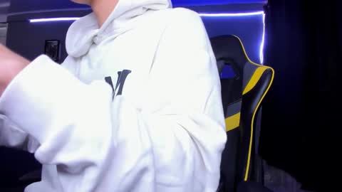 alexgiraldo__ online show from November 4, 2025, 12:37 pm