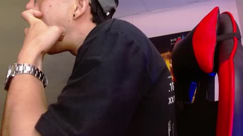 alexgiraldo__ online show from May 9, 2026, 2:28 am