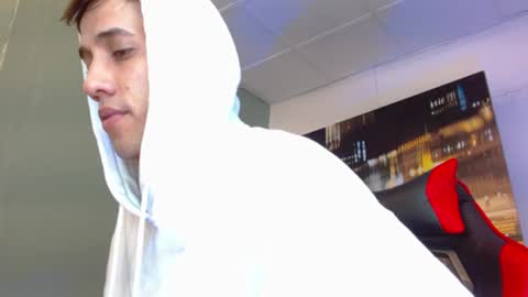 alexgiraldo__ online show from July 2, 2026, 12:22 pm