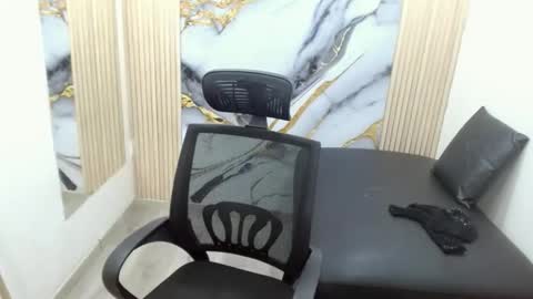 Snapshot of alexharvey01 chatting on November 18, 2025, 7:29 pm alexharvey01 online show from November 18, 2025, 7:29 pm