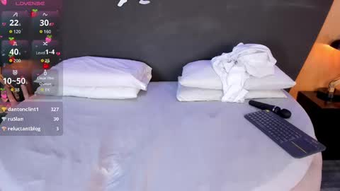 Snapshot of alexia__cox chatting on October 31, 2025, 4:24 am Alexia online show from October 31, 2025, 4:24 am