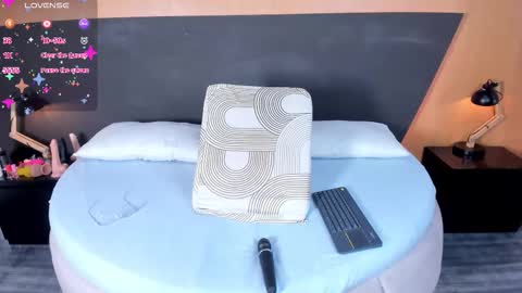 Snapshot of alexia__cox chatting on December 1, 2025, 1:32 am Alexia online show from December 1, 2025, 1:32 am