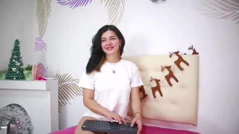 alexia_clark7 online show from December 14, 2025, 3:23 am