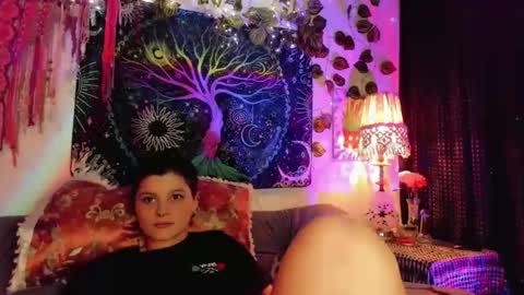 Alex online show from October 21, 2025, 3:35 pm