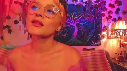 Snapshot of alexiafisher_ chatting on July 4, 2026, 9:43 pm Alex online show from July 4, 2026, 9:43 pm