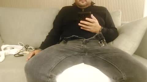 Snapshot of alexisgood888 chatting on November 5, 2025, 6:52 pm Slave Alex online show from November 5, 2025, 6:52 pm