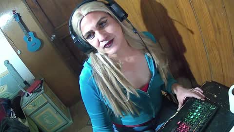 alexiss699 online show from December 18, 2024, 4:31 am