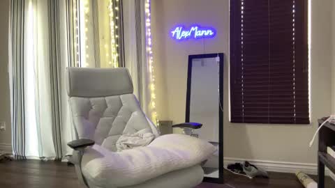 Alex Mann online show from October 2, 2025, 4:14 pm