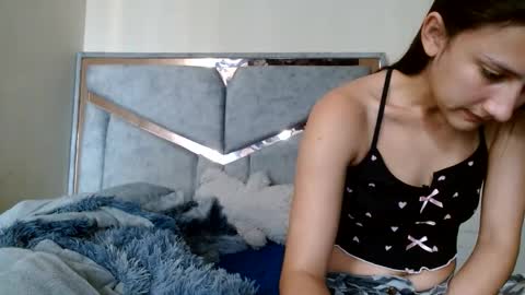 Snapshot of alexvsluisa chatting on June 7, 2026, 2:54 pm alex y luisa online show from June 7, 2026, 2:54 pm