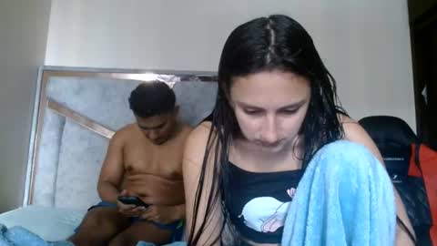 Snapshot of alexvsluisa chatting on June 20, 2026, 3:37 pm alex y luisa online show from June 20, 2026, 3:37 pm