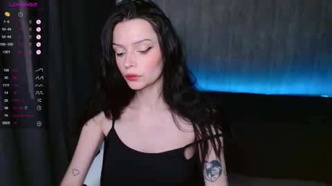 Snapshot of alexxa_bloom chatting on October 31, 2025, 5:08 am Alexa Bloom online show from October 31, 2025, 5:08 am