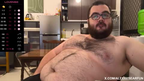 Snapshot of alexxxbear chatting on November 21, 2025, 10:52 pm alexxxbear online show from November 21, 2025, 10:52 pm