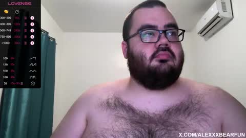 Snapshot of alexxxbear chatting on January 9, 2026, 1:52 am alexxxbear online show from January 9, 2026, 1:52 am