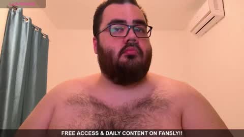 Snapshot of alexxxbear chatting on February 18, 2026, 9:33 pm alexxxbear online show from February 18, 2026, 9:33 pm